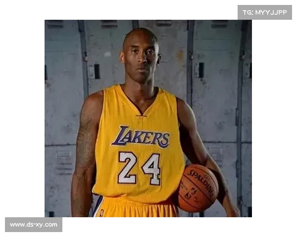 NBA暴扣集锦：看篮球巨星如何用力量与技巧征服篮筐
